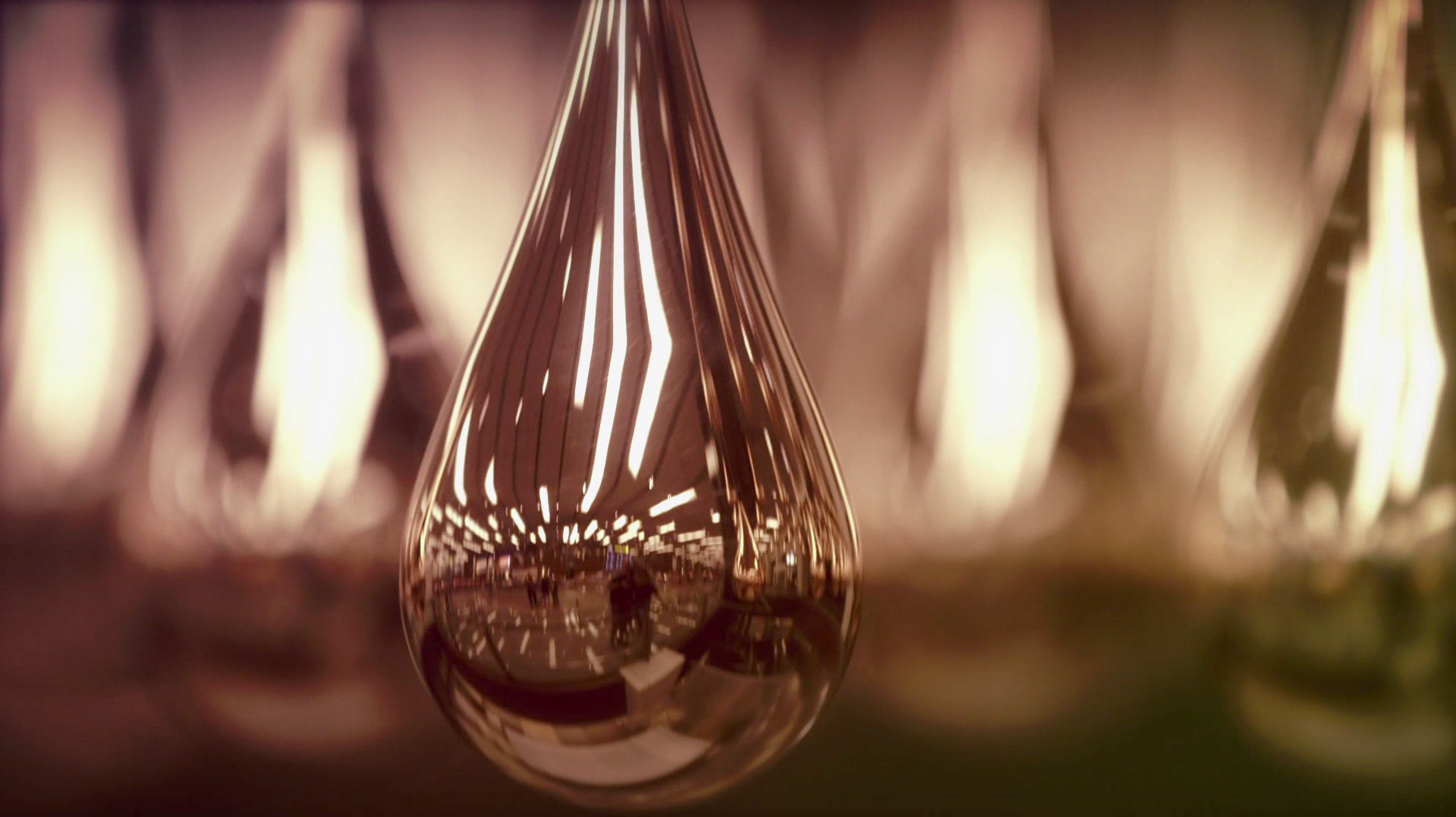 Droplet element illuminated with warm ambient light